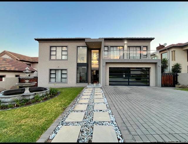 4 BEDROOM HOUSE FOR SALE IN BLUE VALLEY GOLF ESTATE